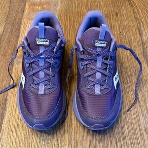 Saucony Women’s Aura Tr Sneakers in Deep Purple (Plum/Pearl) Size 9.5 US